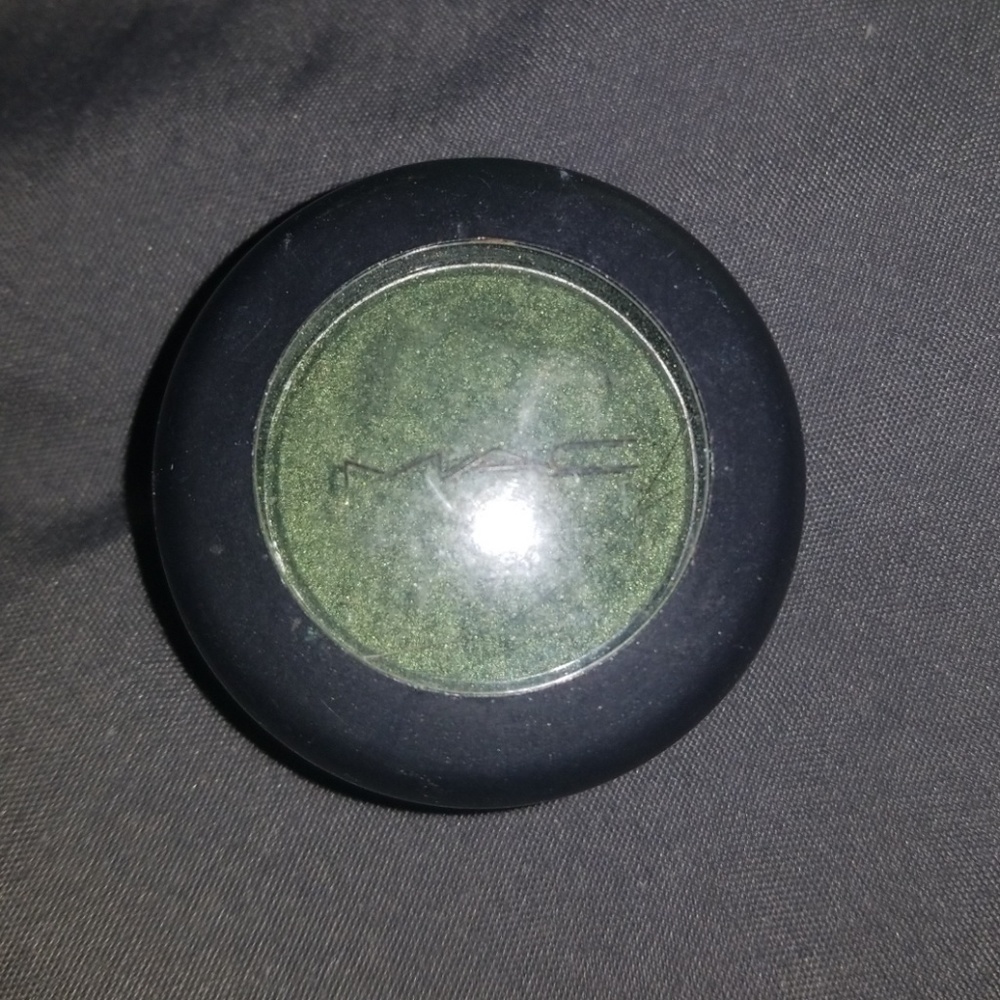 Mac humid eyeshadow
